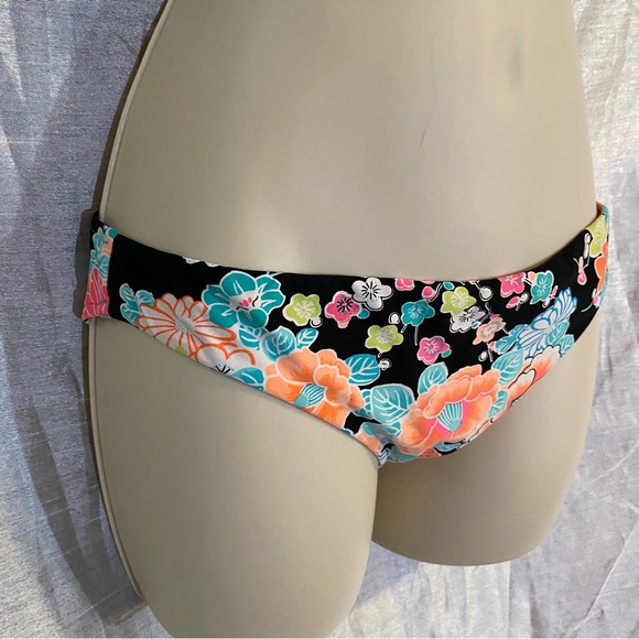 Seafolly Australia SZ 6 Bikini, GUC, underwire/slight padding top, non slip top - Picture 3 of 16